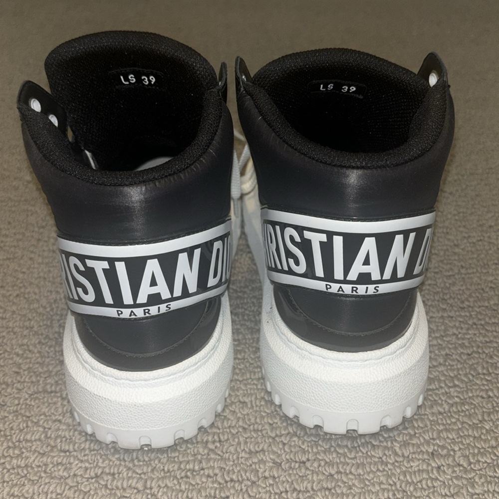 Women shoes - Picture 3 of 4